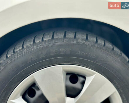 Белый Шкода Фабия, объемом двигателя 1 л и пробегом 131 тыс. км за 8499 $, фото 22 на Automoto.ua