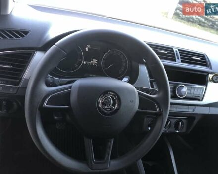 Белый Шкода Фабия, объемом двигателя 1 л и пробегом 98 тыс. км за 8700 $, фото 11 на Automoto.ua