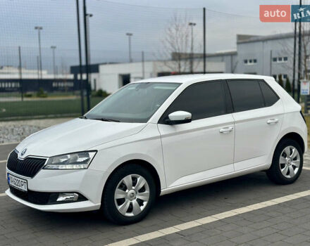Белый Шкода Фабия, объемом двигателя 1 л и пробегом 131 тыс. км за 8499 $, фото 3 на Automoto.ua