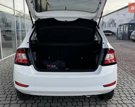 Белый Шкода Фабия, объемом двигателя 1 л и пробегом 146 тыс. км за 8880 $, фото 16 на Automoto.ua