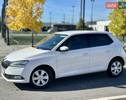 Белый Шкода Фабия, объемом двигателя 1 л и пробегом 139 тыс. км за 8400 $, фото 3 на Automoto.ua
