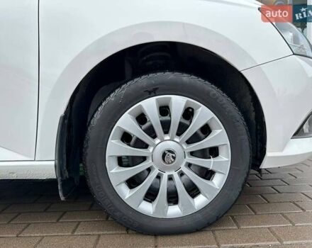 Белый Шкода Фабия, объемом двигателя 1 л и пробегом 104 тыс. км за 8600 $, фото 8 на Automoto.ua