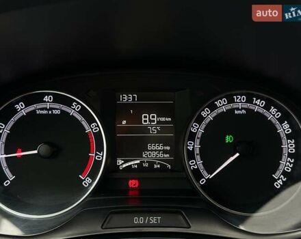 Белый Шкода Фабия, объемом двигателя 1 л и пробегом 120 тыс. км за 8300 $, фото 25 на Automoto.ua