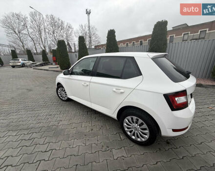 Белый Шкода Фабия, объемом двигателя 1 л и пробегом 144 тыс. км за 8000 $, фото 2 на Automoto.ua