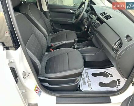 Белый Шкода Фабия, объемом двигателя 1 л и пробегом 104 тыс. км за 8200 $, фото 33 на Automoto.ua