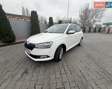Белый Шкода Фабия, объемом двигателя 1 л и пробегом 144 тыс. км за 8000 $, фото 1 на Automoto.ua