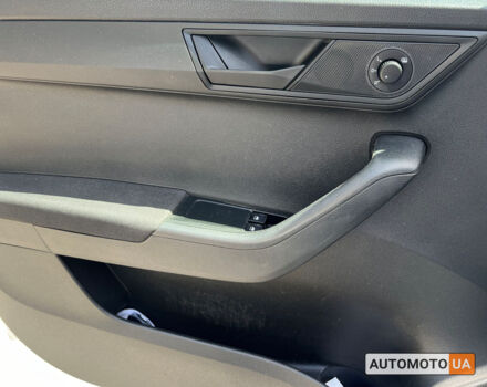 Белый Шкода Фабия, объемом двигателя 1 л и пробегом 206 тыс. км за 9500 $, фото 8 на Automoto.ua