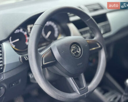 Белый Шкода Фабия, объемом двигателя 1 л и пробегом 131 тыс. км за 8499 $, фото 31 на Automoto.ua