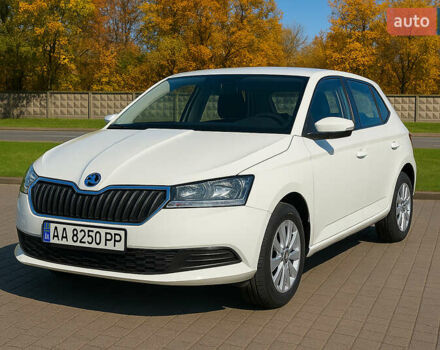 Белый Шкода Фабия, объемом двигателя 1 л и пробегом 94 тыс. км за 8600 $, фото 1 на Automoto.ua