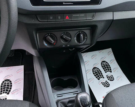 Белый Шкода Фабия, объемом двигателя 0 л и пробегом 101 тыс. км за 10300 $, фото 9 на Automoto.ua