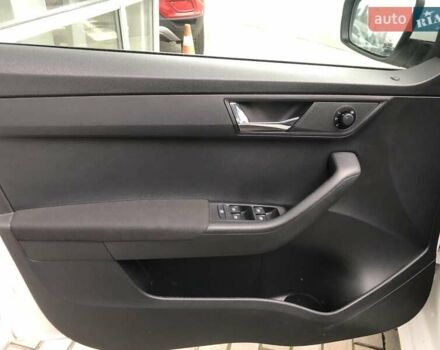 Белый Шкода Фабия, объемом двигателя 1 л и пробегом 106 тыс. км за 8000 $, фото 7 на Automoto.ua