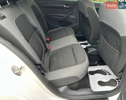 Белый Шкода Фабия, объемом двигателя 1 л и пробегом 104 тыс. км за 8600 $, фото 66 на Automoto.ua