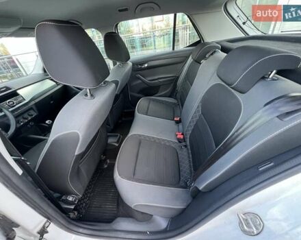 Белый Шкода Фабия, объемом двигателя 1 л и пробегом 115 тыс. км за 8021 $, фото 13 на Automoto.ua