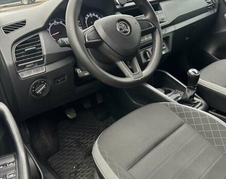 Белый Шкода Фабия, объемом двигателя 1 л и пробегом 120 тыс. км за 8300 $, фото 11 на Automoto.ua