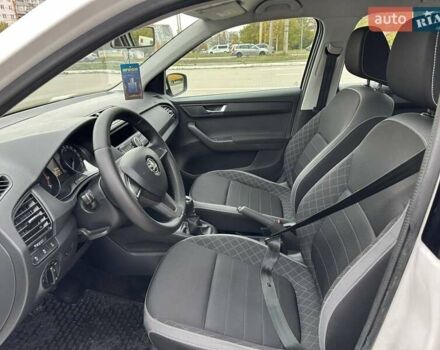 Шкода Фабия 2019 в Сумах на Automoto.ua Белый Шкода Фабия, объемом двигателя 1 л и пробегом 100 тыс. км за 8000 $, фото 3 на Automoto.ua