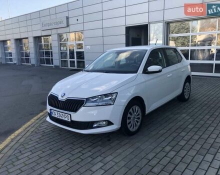 Белый Шкода Фабия, объемом двигателя 1 л и пробегом 98 тыс. км за 8700 $, фото 1 на Automoto.ua
