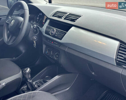 Белый Шкода Фабия, объемом двигателя 1 л и пробегом 131 тыс. км за 8499 $, фото 28 на Automoto.ua