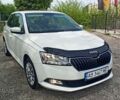 Белый Шкода Фабия, объемом двигателя 1 л и пробегом 132 тыс. км за 8600 $, фото 1 на Automoto.ua