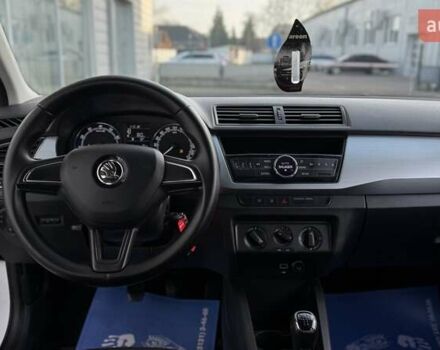 Белый Шкода Фабия, объемом двигателя 1 л и пробегом 146 тыс. км за 8880 $, фото 32 на Automoto.ua