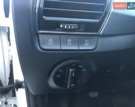 Белый Шкода Фабия, объемом двигателя 1 л и пробегом 98 тыс. км за 8700 $, фото 10 на Automoto.ua