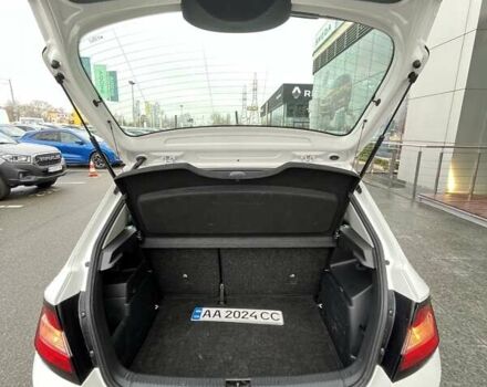 Белый Шкода Фабия, объемом двигателя 1 л и пробегом 174 тыс. км за 7224 $, фото 10 на Automoto.ua