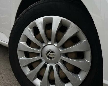 Белый Шкода Фабия, объемом двигателя 1 л и пробегом 120 тыс. км за 8300 $, фото 5 на Automoto.ua