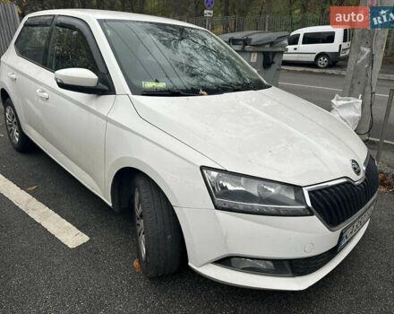 Белый Шкода Фабия, объемом двигателя 1 л и пробегом 88 тыс. км за 9700 $, фото 1 на Automoto.ua