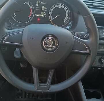 Белый Шкода Фабия, объемом двигателя 1 л и пробегом 87 тыс. км за 9800 $, фото 5 на Automoto.ua