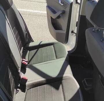 Шкода Фабия 2020 в Киеве на Automoto.ua Белый Шкода Фабия, объемом двигателя 1 л и пробегом 66 тыс. км за 11000 $, фото 11 на Automoto.ua