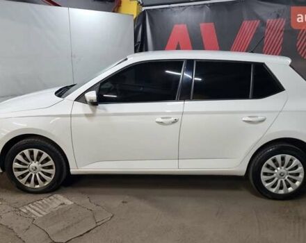 Белый Шкода Фабия, объемом двигателя 1 л и пробегом 101 тыс. км за 9500 $, фото 2 на Automoto.ua