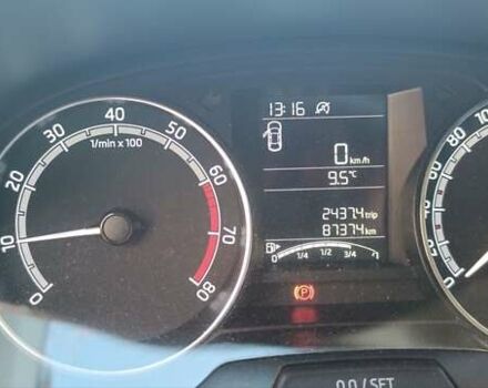 Белый Шкода Фабия, объемом двигателя 1 л и пробегом 87 тыс. км за 9800 $, фото 3 на Automoto.ua