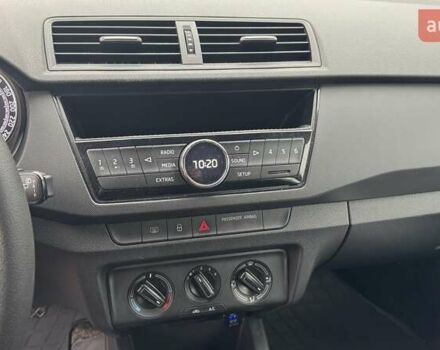 Белый Шкода Фабия, объемом двигателя 1 л и пробегом 67 тыс. км за 8999 $, фото 21 на Automoto.ua