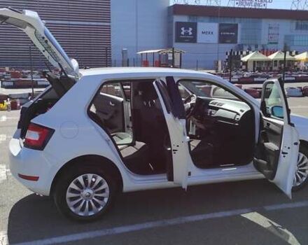 Шкода Фабия 2020 в Киеве на Automoto.ua Белый Шкода Фабия, объемом двигателя 1 л и пробегом 66 тыс. км за 11000 $, фото 2 на Automoto.ua