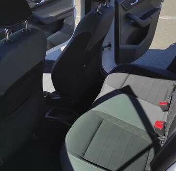 Шкода Фабия 2020 в Киеве на Automoto.ua Белый Шкода Фабия, объемом двигателя 1 л и пробегом 66 тыс. км за 11000 $, фото 10 на Automoto.ua