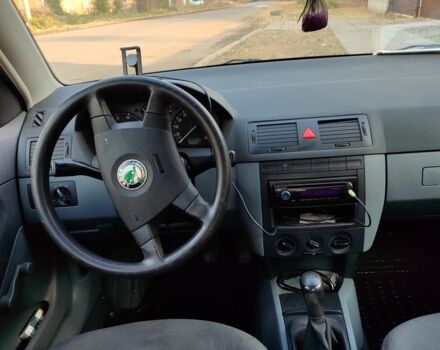 Белый Шкода Фабия, объемом двигателя 1.4 л и пробегом 291 тыс. км за 3800 $, фото 8 на Automoto.ua