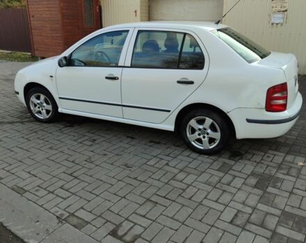 Белый Шкода Фабия, объемом двигателя 1.4 л и пробегом 291 тыс. км за 3800 $, фото 4 на Automoto.ua