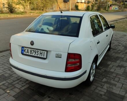 Белый Шкода Фабия, объемом двигателя 1.4 л и пробегом 291 тыс. км за 3800 $, фото 2 на Automoto.ua