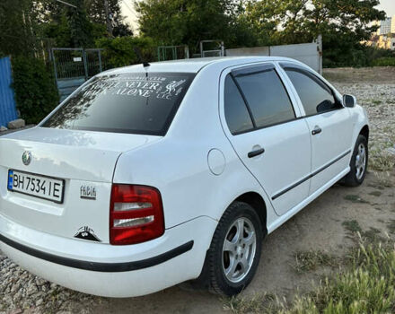 Белый Шкода Фабия, объемом двигателя 1.39 л и пробегом 242 тыс. км за 4300 $, фото 3 на Automoto.ua