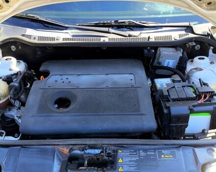 Белый Шкода Фабия, объемом двигателя 1.4 л и пробегом 285 тыс. км за 3600 $, фото 5 на Automoto.ua