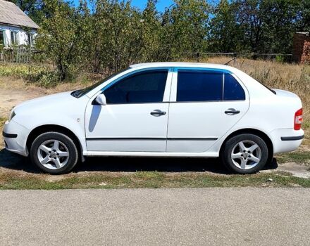 Белый Шкода Фабия, объемом двигателя 1.4 л и пробегом 285 тыс. км за 3600 $, фото 1 на Automoto.ua