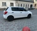 Белый Шкода Фабия, объемом двигателя 1.2 л и пробегом 300 тыс. км за 5100 $, фото 1 на Automoto.ua