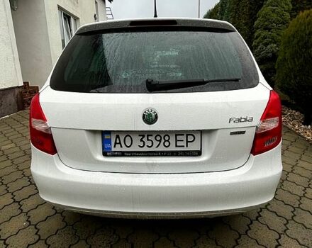 Белый Шкода Фабия, объемом двигателя 1.6 л и пробегом 175 тыс. км за 5900 $, фото 2 на Automoto.ua
