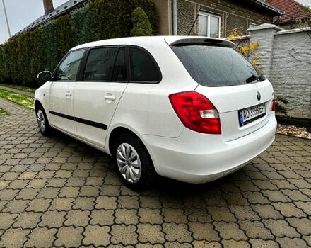Белый Шкода Фабия, объемом двигателя 1.6 л и пробегом 175 тыс. км за 5900 $, фото 1 на Automoto.ua
