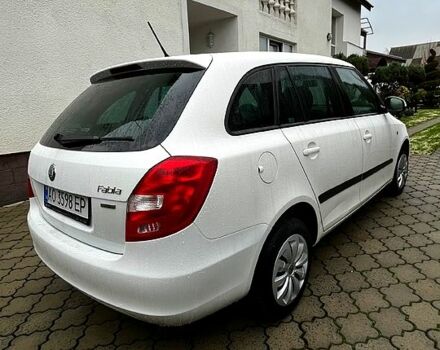 Белый Шкода Фабия, объемом двигателя 1.6 л и пробегом 175 тыс. км за 5900 $, фото 3 на Automoto.ua