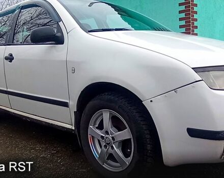 Белый Шкода Фабия, объемом двигателя 1.4 л и пробегом 285 тыс. км за 2350 $, фото 5 на Automoto.ua