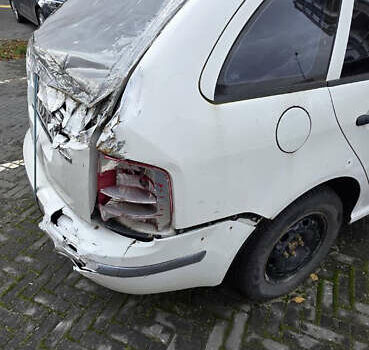 Білий Шкода Фабія, об'ємом двигуна 1.4 л та пробігом 220 тис. км за 1400 $, фото 11 на Automoto.ua