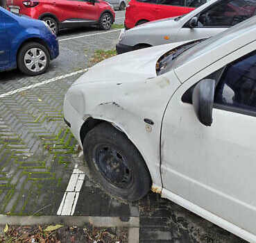 Білий Шкода Фабія, об'ємом двигуна 1.4 л та пробігом 220 тис. км за 1400 $, фото 10 на Automoto.ua