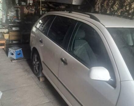 Белый Шкода Фабия, объемом двигателя 1.4 л и пробегом 313 тыс. км за 3000 $, фото 6 на Automoto.ua