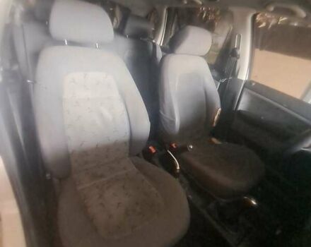 Белый Шкода Фабия, объемом двигателя 1.4 л и пробегом 313 тыс. км за 3000 $, фото 7 на Automoto.ua