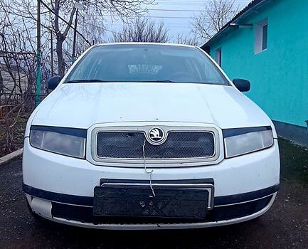 Белый Шкода Фабия, объемом двигателя 1.4 л и пробегом 285 тыс. км за 2350 $, фото 4 на Automoto.ua